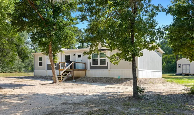 $445,000 | 1047 Jimbob Lane, New Ulm, TX 78950