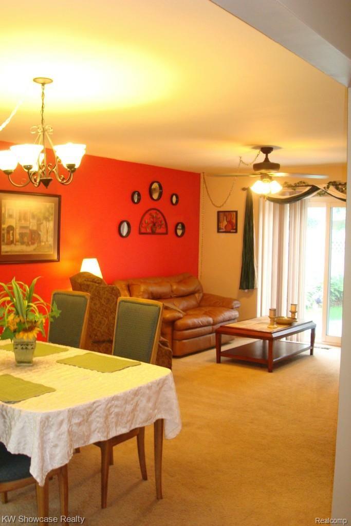 32363 Baintree Road Farmington, MI 48334 - Photo 12 of 33 Dinning Room/Family Room