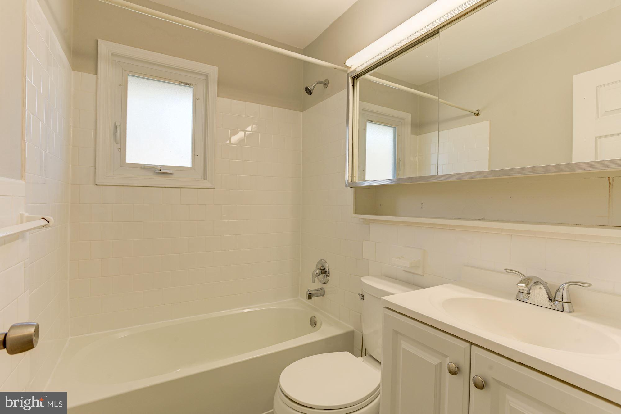 1920 Tadcaster Road Catonsville, MD 21228 - Photo 18 of 44 Full Bathroom on Main