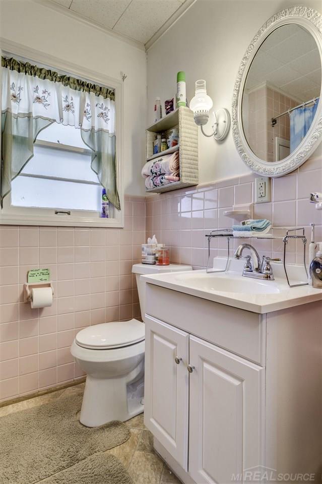 5857 Lakeshore Road Lexington, MI 48450 - Photo 31 of 43 Full Bath