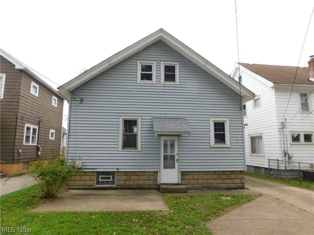4694 Burleigh Road Cleveland, OH 44125 - Photo 3 of 14