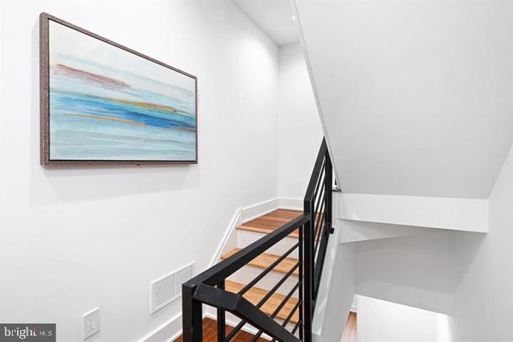 2322 Mutter Street Philadelphia, PA 19133 - Photo 12 of 34 a view of entryway