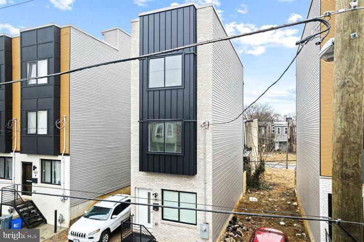 2322 Mutter Street Philadelphia, PA 19133 - Photo 5 of 34 a view of a balcony