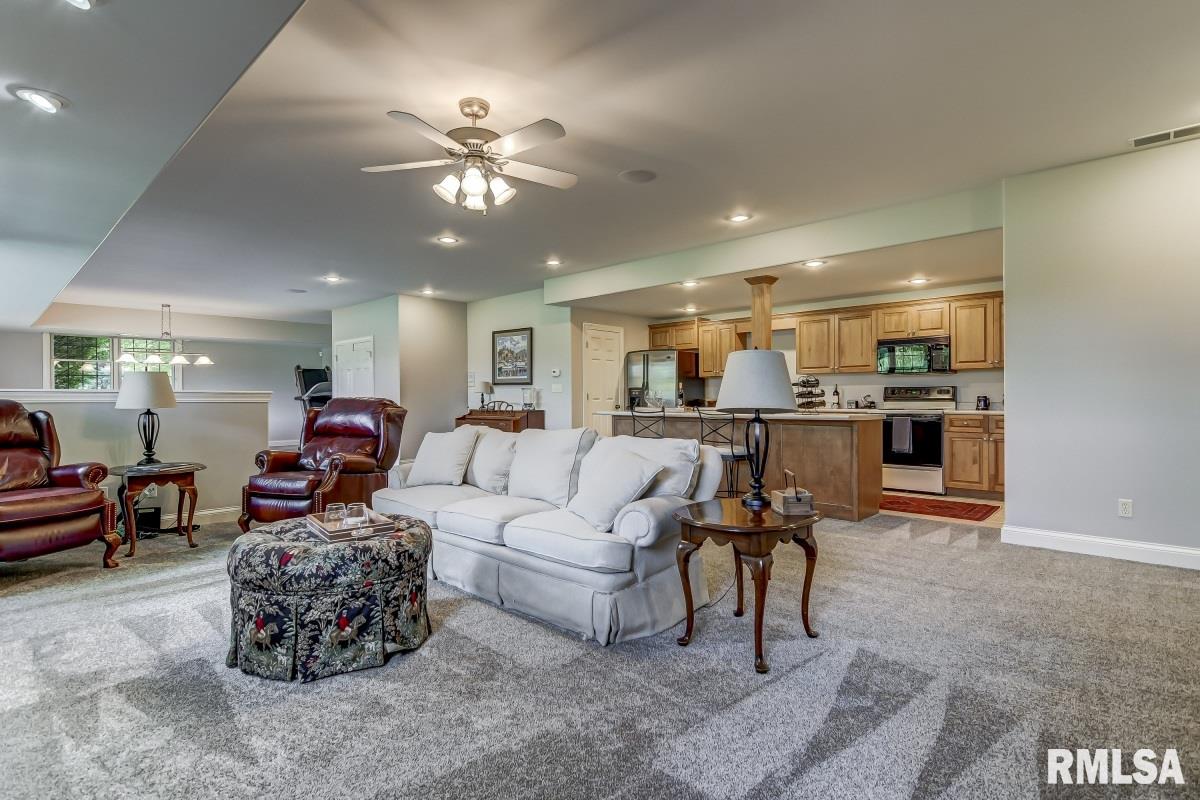 1160 Old Tipton School Road Sherman, IL 62707 - Photo 32 of 49 Gallery Image 32