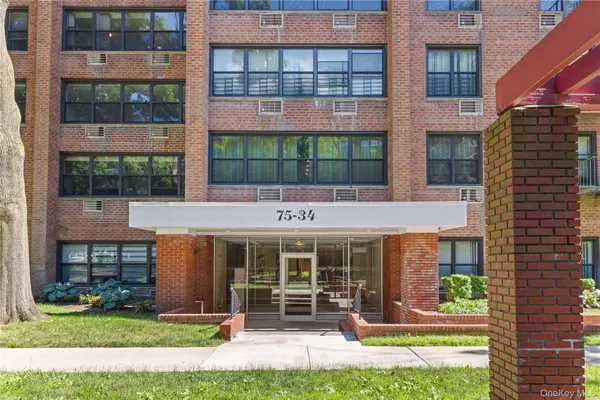 $619,000 | 75-34 Bell Boulevard, Unit LF | Oakland Gardens