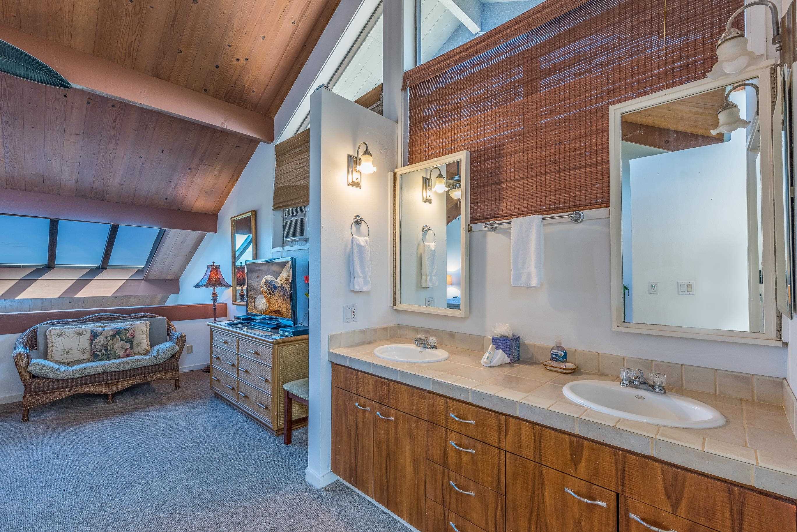 4521 Lower Honoapiilani Road, Unit 2B2 Lahaina, HI 96761 - Photo 36 of 41 Gallery Image 36