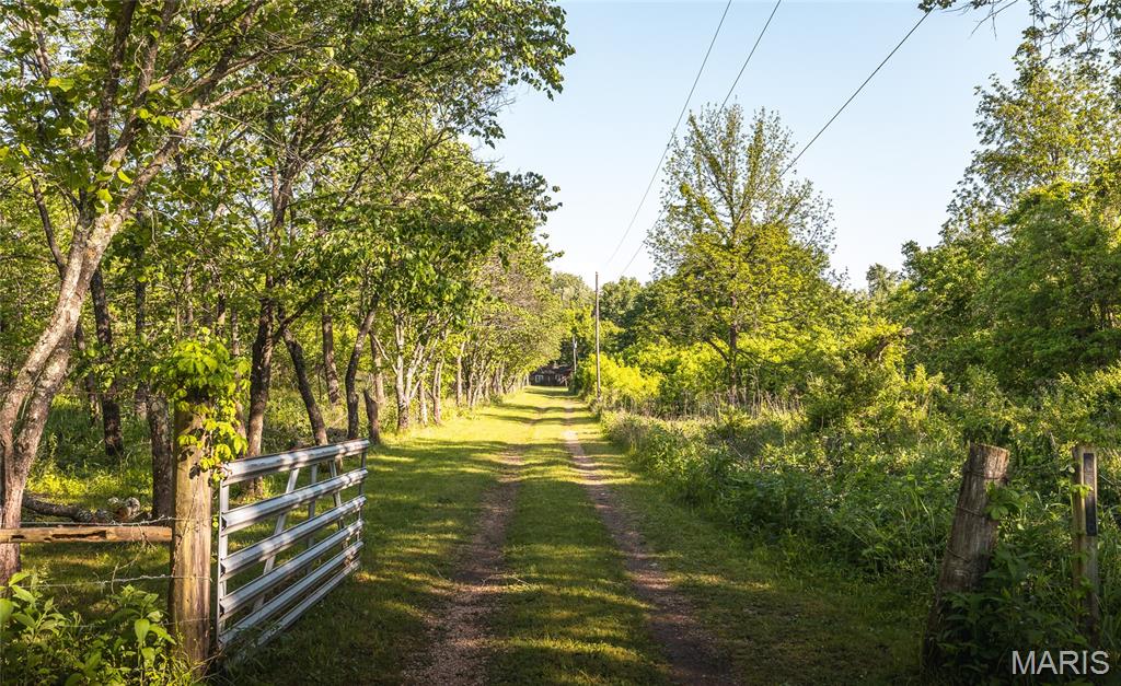 6720 Rock Road Bourbon, MO 65441 - Photo 37 of 72