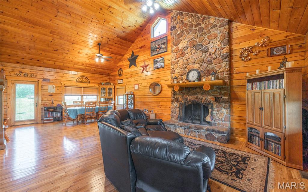 6720 Rock Road Bourbon, MO 65441 - Photo 4 of 72