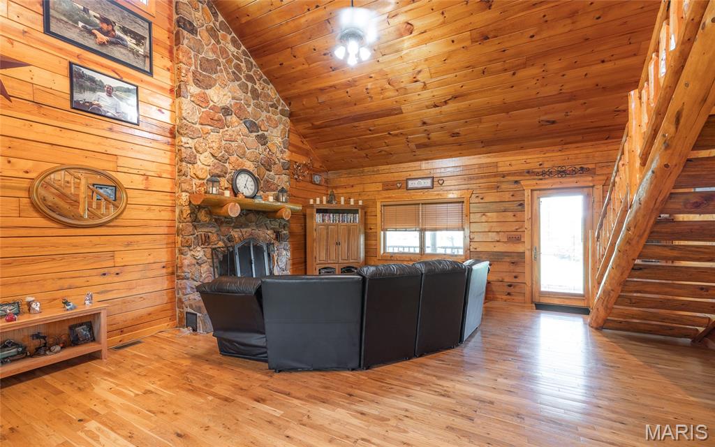 6720 Rock Road Bourbon, MO 65441 - Photo 10 of 72