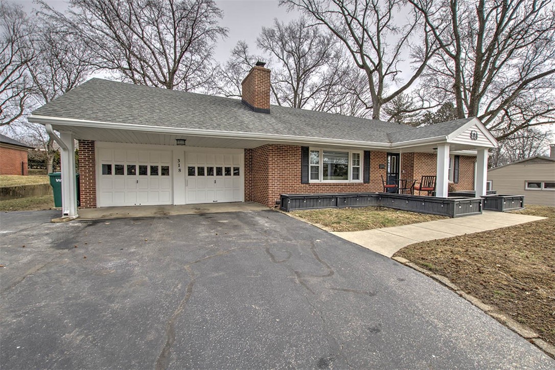 318 Southmoreland Place Decatur, IL 62521 - Photo 8 of 28