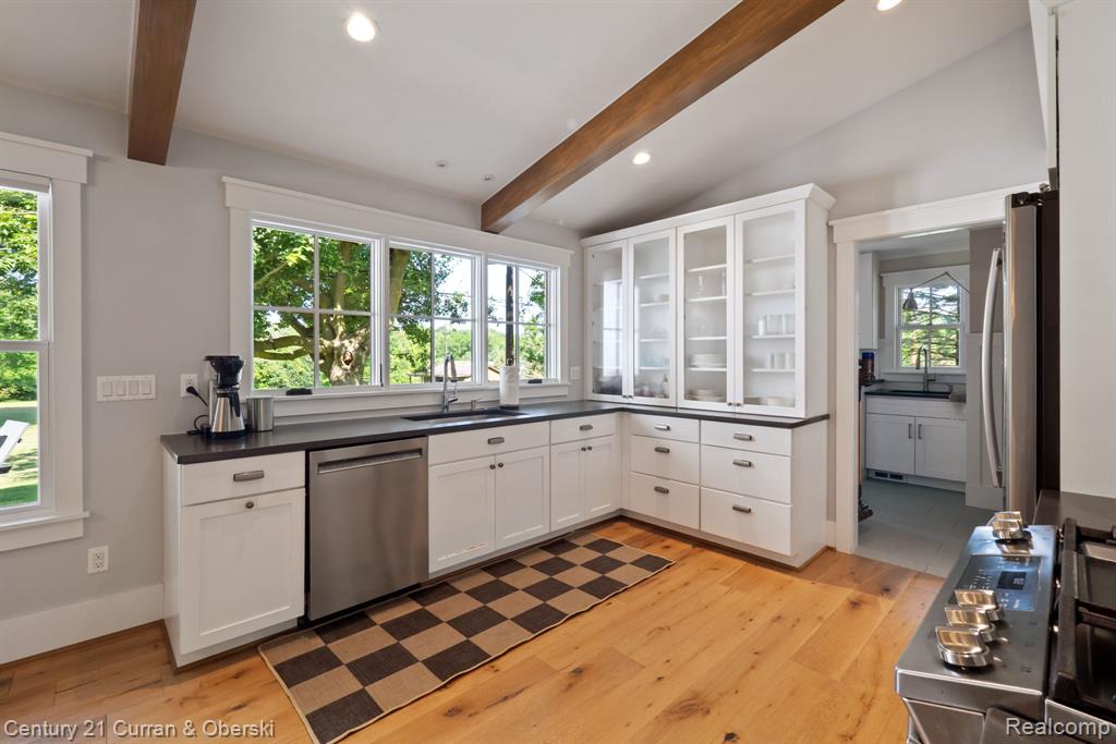21651 Currie Road Northville, MI 48167 - Photo 17 of 52 Gallery Image 17