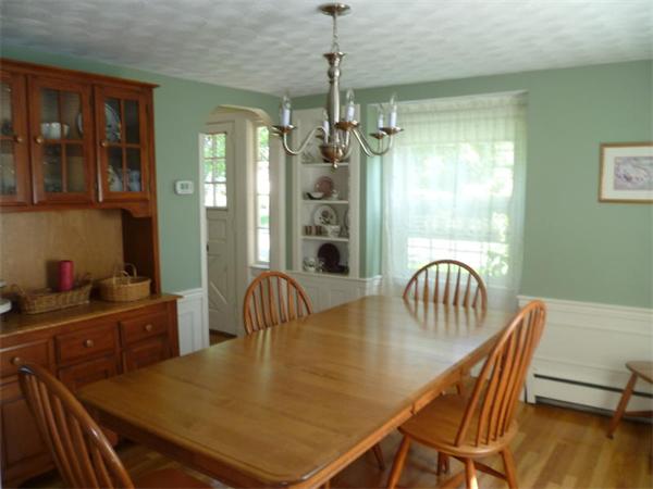 9 Pilgrim Road Wakefield, MA 01880 - Photo 2 of 5 Gallery Image 2