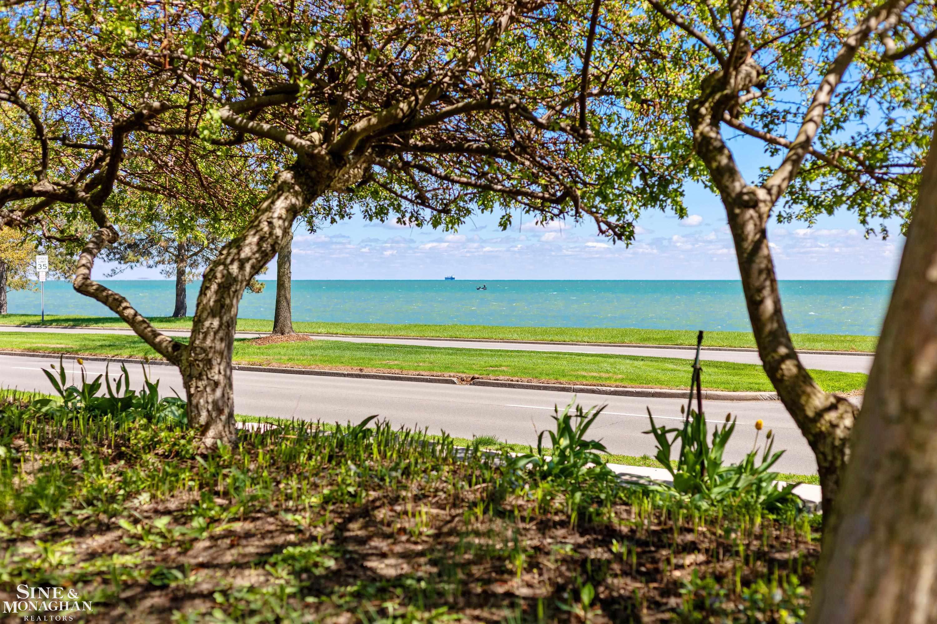 515 Lake Shore Road Grosse Pointe Shores, MI 48236 - Photo 3 of 97