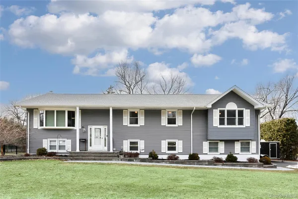 $899,000 | 6 Hemlock Lane, Thiells, NY 10984