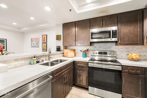 $849,000 | 880 West 1st Street, Unit 302, Los Angeles, CA 90012
