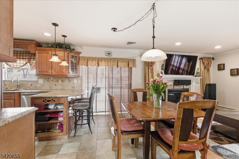 26 Eldora Road Parsippany, NJ 07054 - Photo 19 of 47 a view of a dining room with furniture