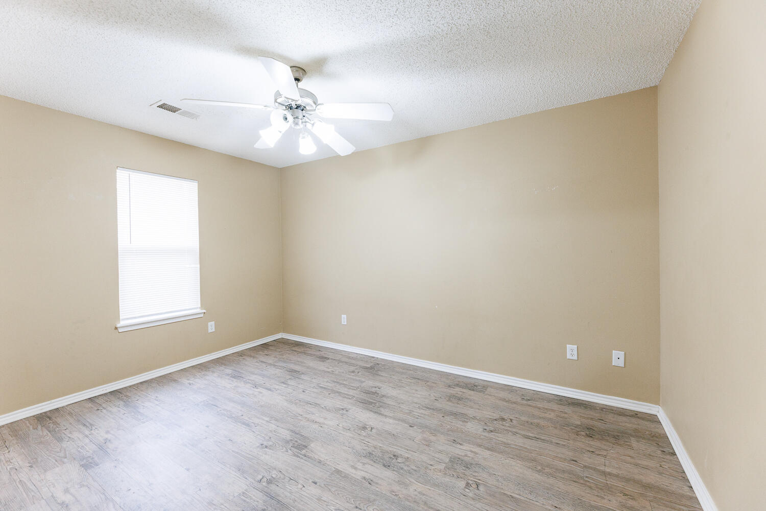 2804 106th Street Lubbock, TX 79423 - Photo 47 of 52 2804 106th-41