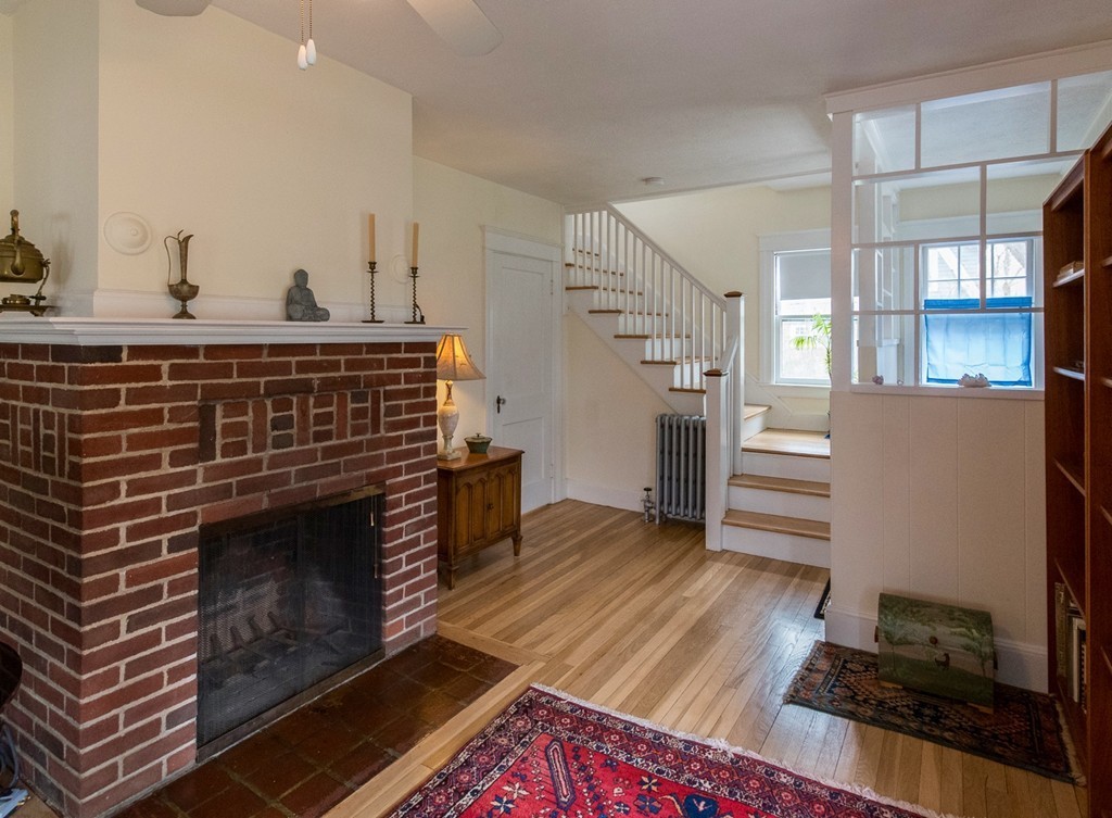 61 Ridgewood Terrace Northampton, MA 01060 - Photo 3 of 14 Gallery Image 3