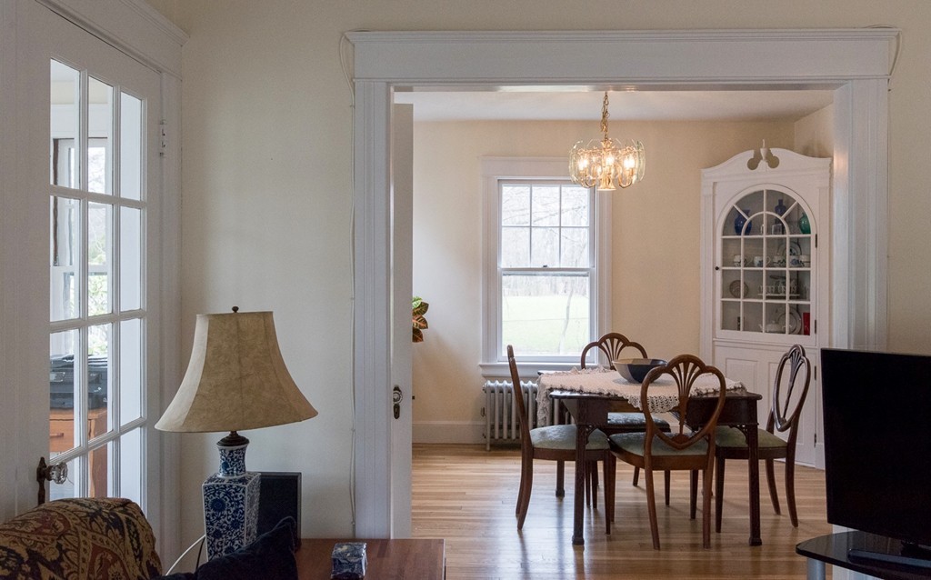 61 Ridgewood Terrace Northampton, MA 01060 - Photo 4 of 14 Gallery Image 4