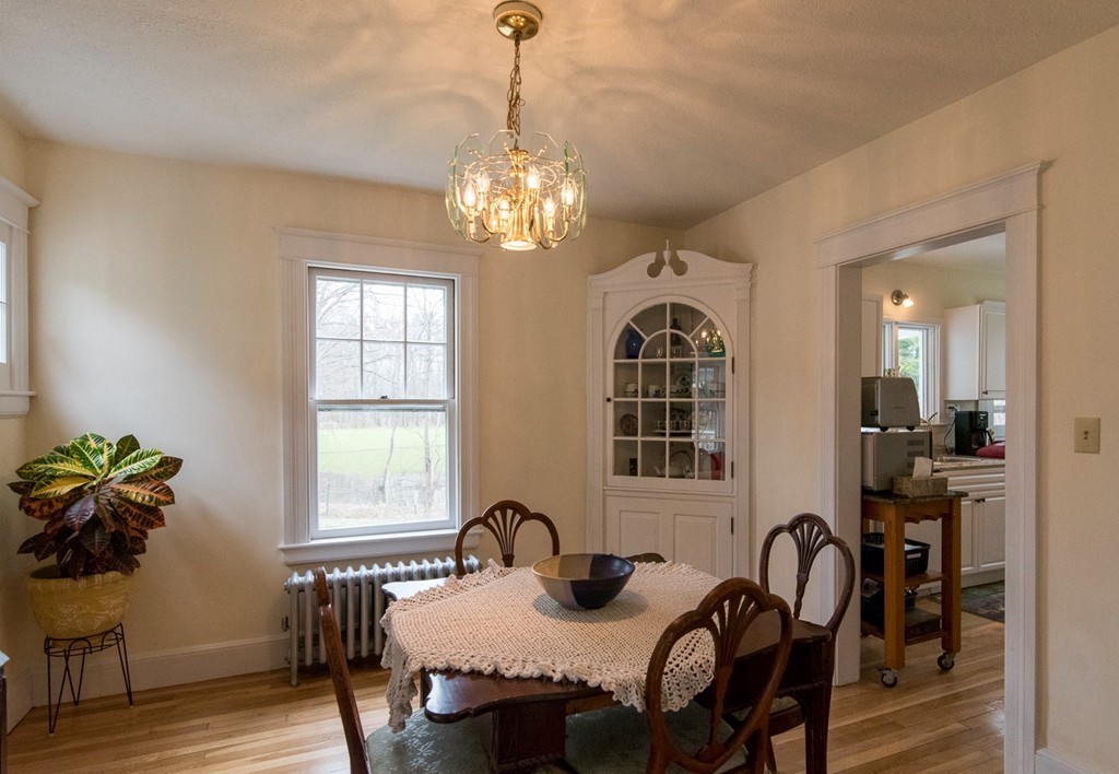 61 Ridgewood Terrace Northampton, MA 01060 - Photo 5 of 14 Gallery Image 5