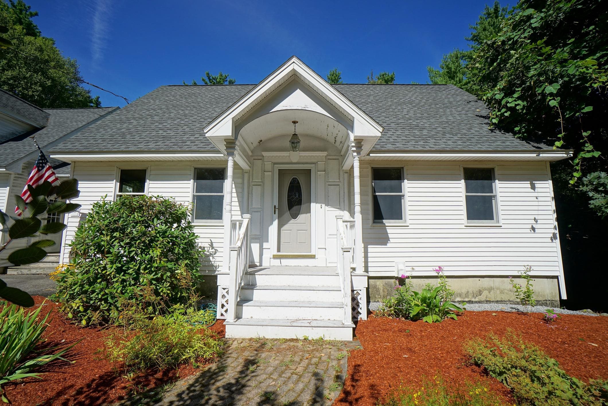 21 Chase Road Sandown, NH 03873 - Photo 3 of 60