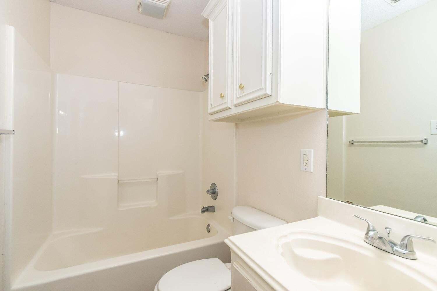 6504 7th Street Lubbock, TX 79416 - Photo 5 of 10 5