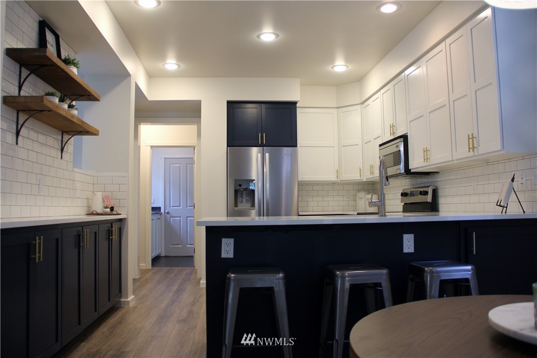 4612 Northeast 5th Street Renton, WA 98059 - Photo 11 of 25