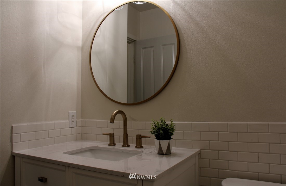 4612 Northeast 5th Street Renton, WA 98059 - Photo 12 of 25