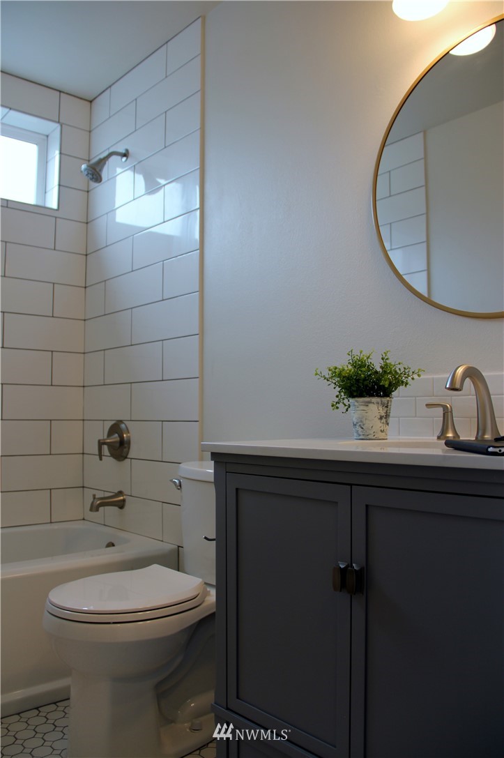4612 Northeast 5th Street Renton, WA 98059 - Photo 19 of 25