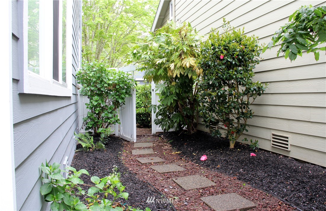 4612 Northeast 5th Street Renton, WA 98059 - Photo 23 of 25