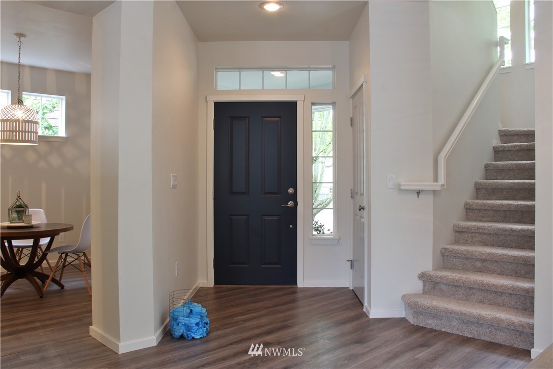 4612 Northeast 5th Street Renton, WA 98059 - Photo 4 of 25
