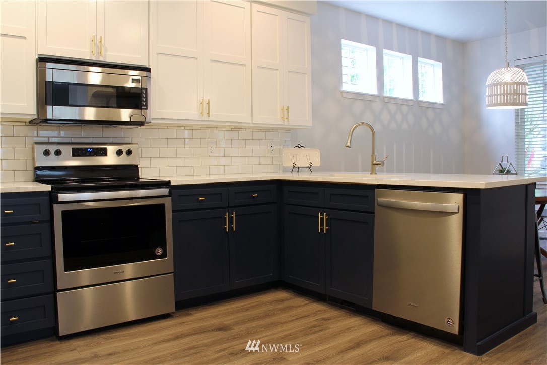 4612 Northeast 5th Street Renton, WA 98059 - Photo 10 of 25