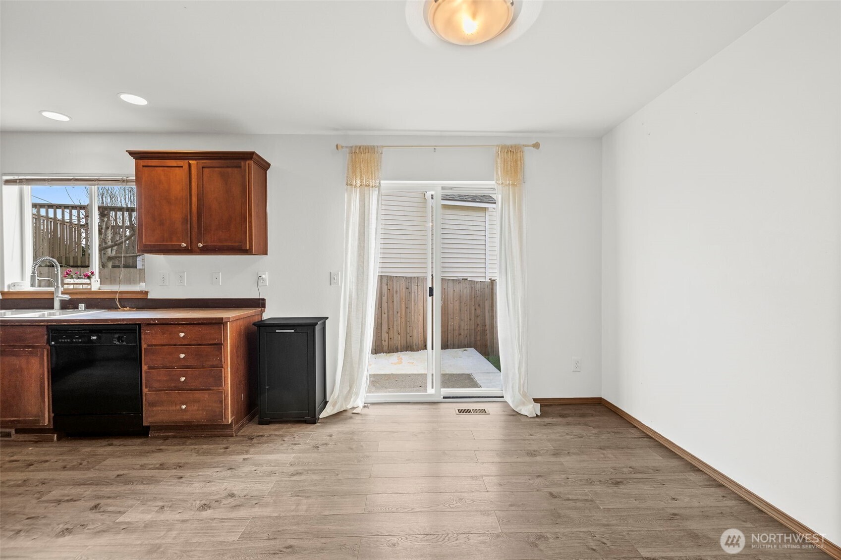 306 Poppy Road Bothell, WA 98012 - Photo 7 of 31