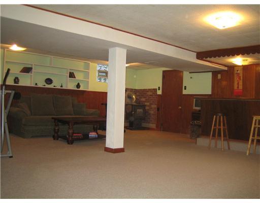 206 Lenore Drive McKees Rocks, PA 15136 - Photo 12 of 18 Great Room.