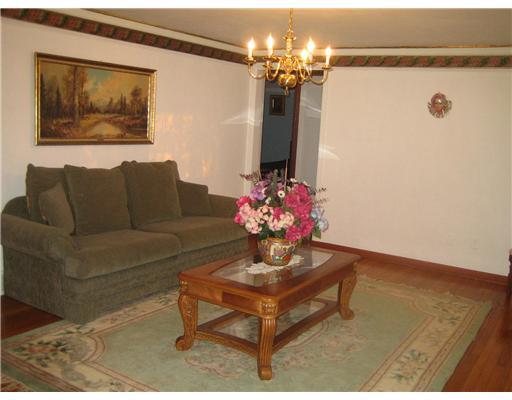 206 Lenore Drive McKees Rocks, PA 15136 - Photo 6 of 18 Living Room.
