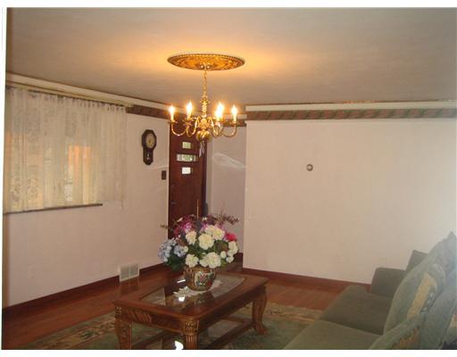 206 Lenore Drive McKees Rocks, PA 15136 - Photo 7 of 18 Living Room.