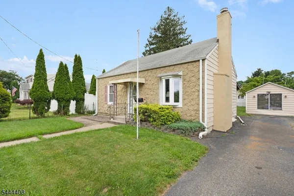 $350,000 | 31 North Dell Avenue, Kenvil, NJ 07847