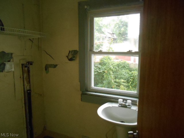 980 Chalker Street Akron, OH 44310 - Photo 5 of 15 Gallery Image 5