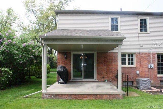 566 Ballantyne Road Grosse Pointe, MI 48236 - Photo 12 of 16 566B9c