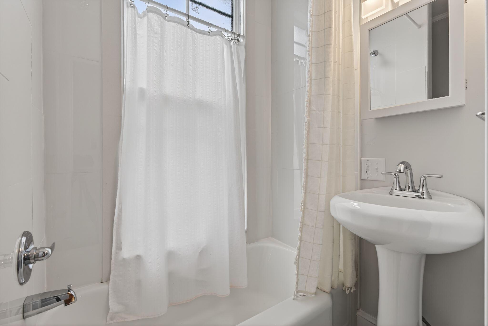 138 Pine Street, Unit 3 Portland, ME 04102 - Photo 18 of 30 63_DSC05777