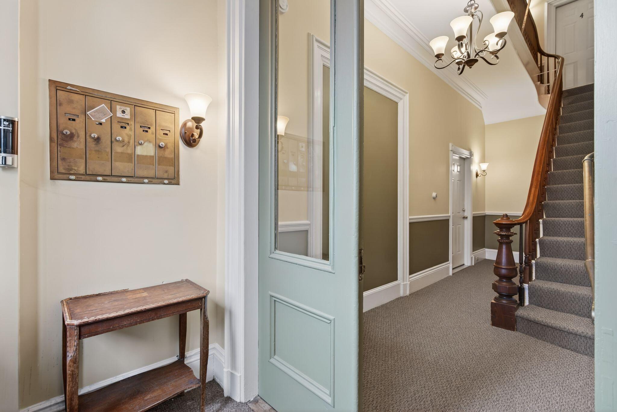 138 Pine Street, Unit 3 Portland, ME 04102 - Photo 22 of 30 43_DSC05657