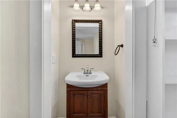 $130,000 | 411 North Lawndale Avenue, Kansas City, MO 64123