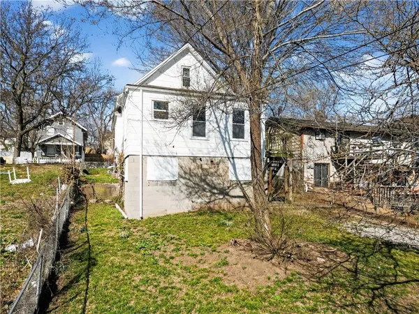 $130,000 | 411 North Lawndale Avenue, Kansas City, MO 64123