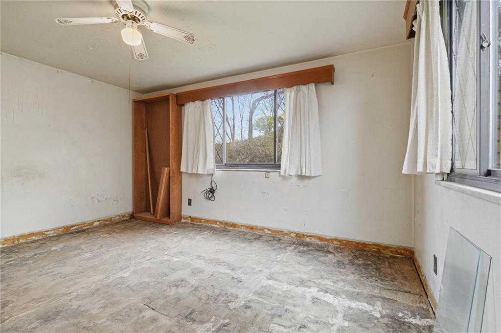 138 Enger Avenue Pittsburgh, PA 15214 - Photo 17 of 50 a view of an empty room with a window