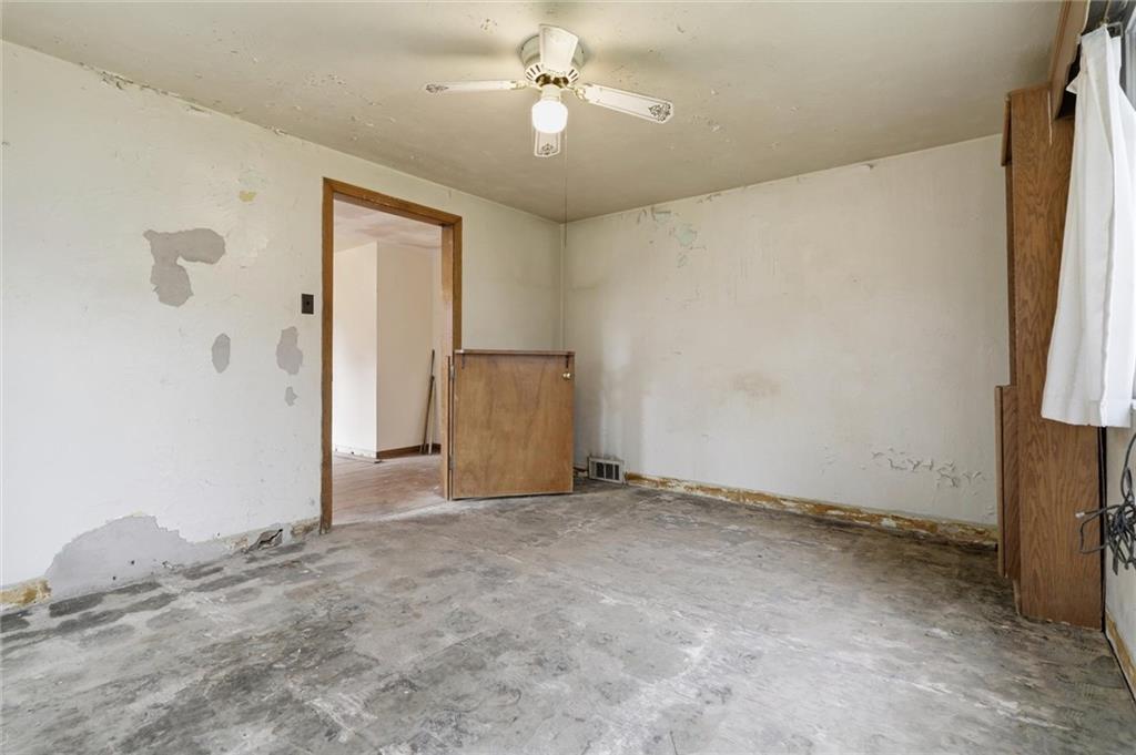 138 Enger Avenue Pittsburgh, PA 15214 - Photo 19 of 50 a view of an empty room with a window