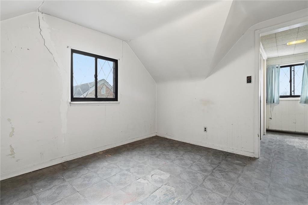 138 Enger Avenue Pittsburgh, PA 15214 - Photo 25 of 50 an empty room with windows