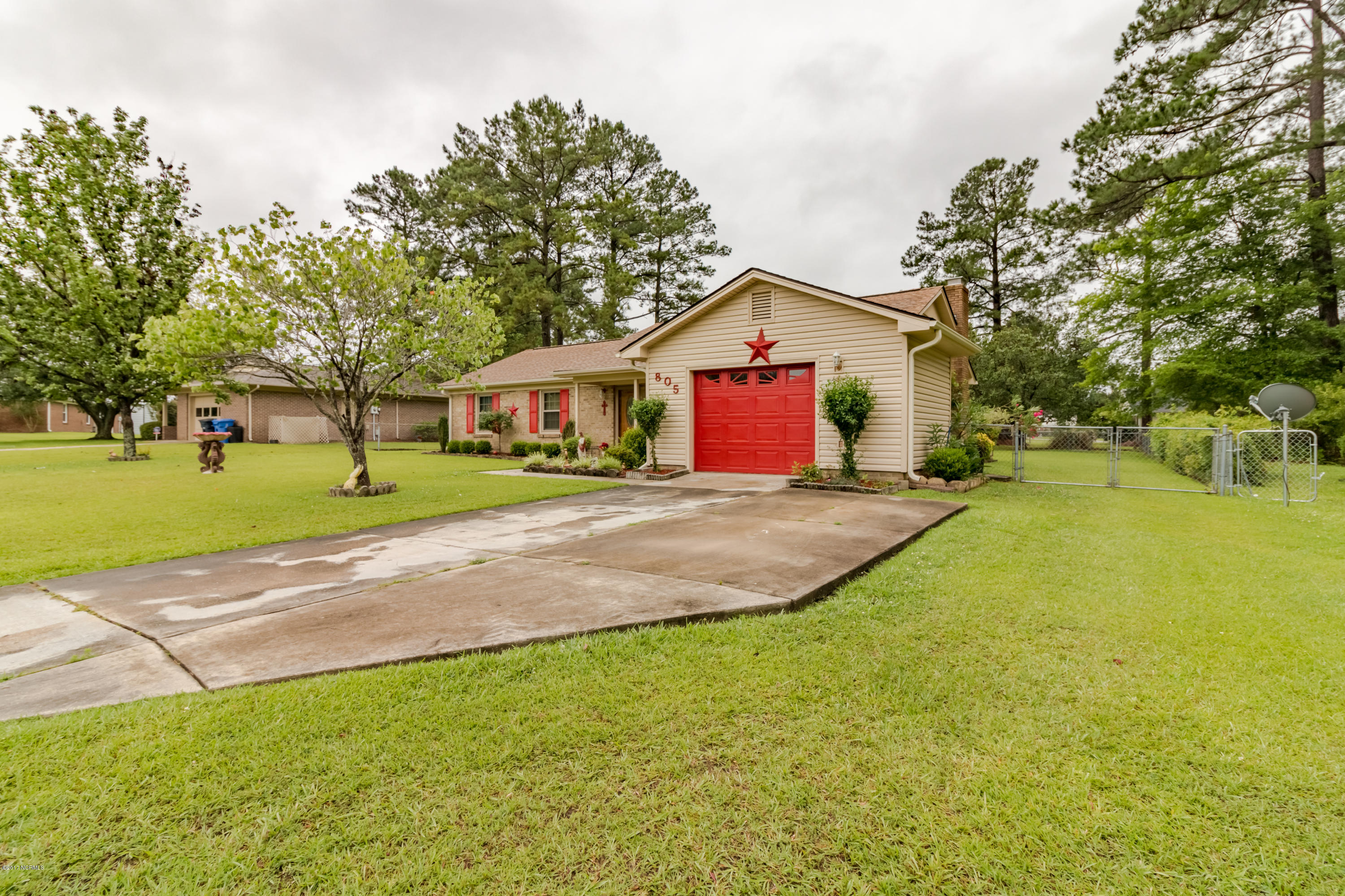 805 Shadowridge Road Jacksonville, NC 28546 - Photo 2 of 25 IMG_6939-HDR-2