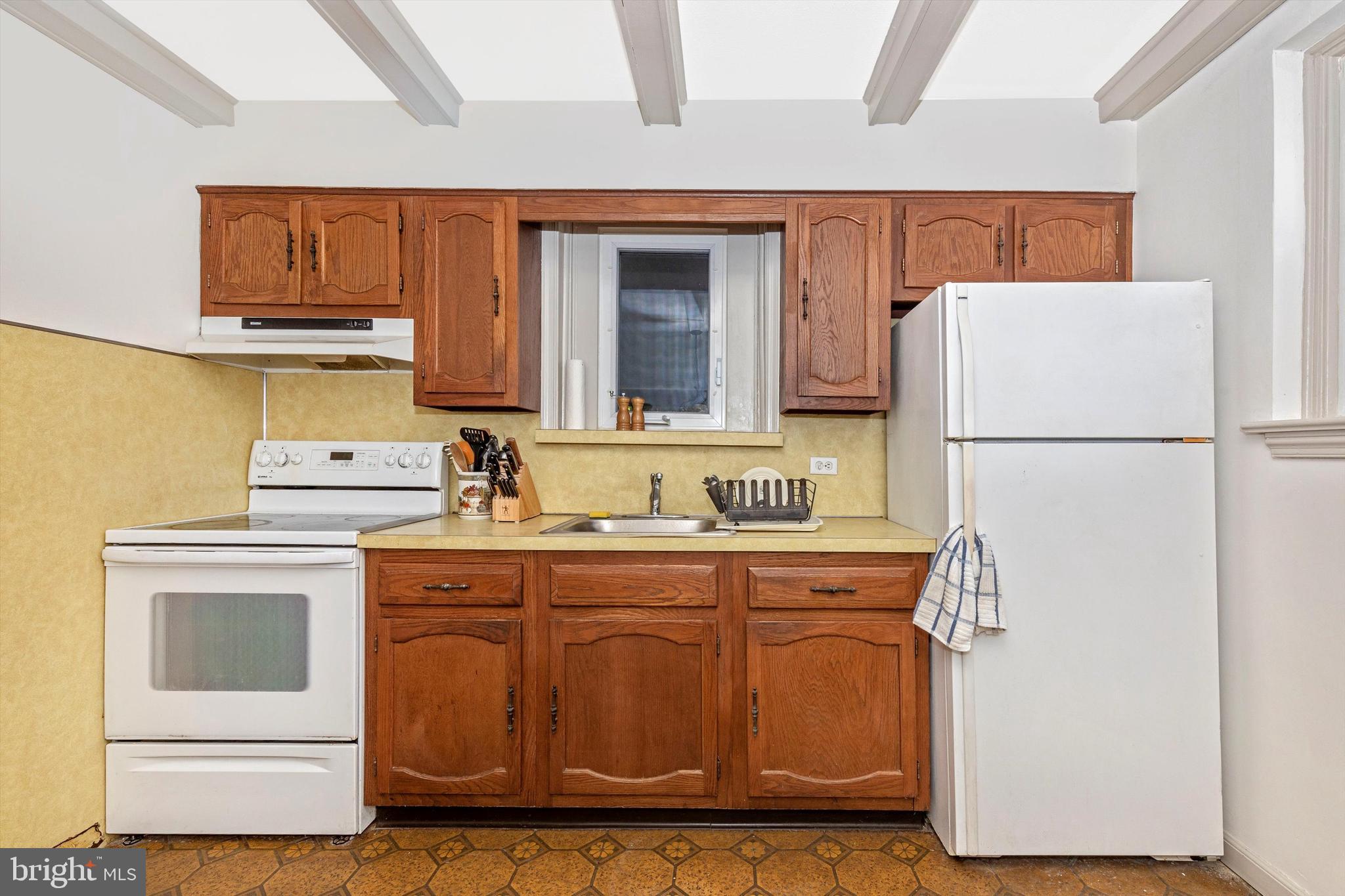 139 Loller Road Hatboro, PA 19040 - Photo 9 of 27 Kitchen