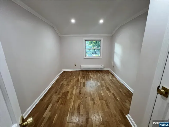 $4,900 | 392 Marlboro Road, Englewood, NJ 07631