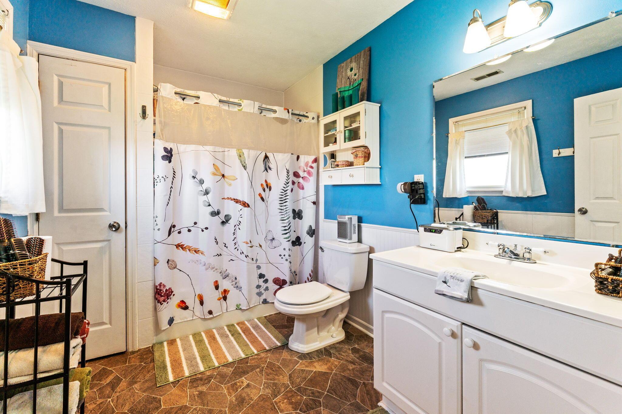 2349 Park Road Woodstock, OH 43084 - Photo 42 of 66 2nd floor bath
